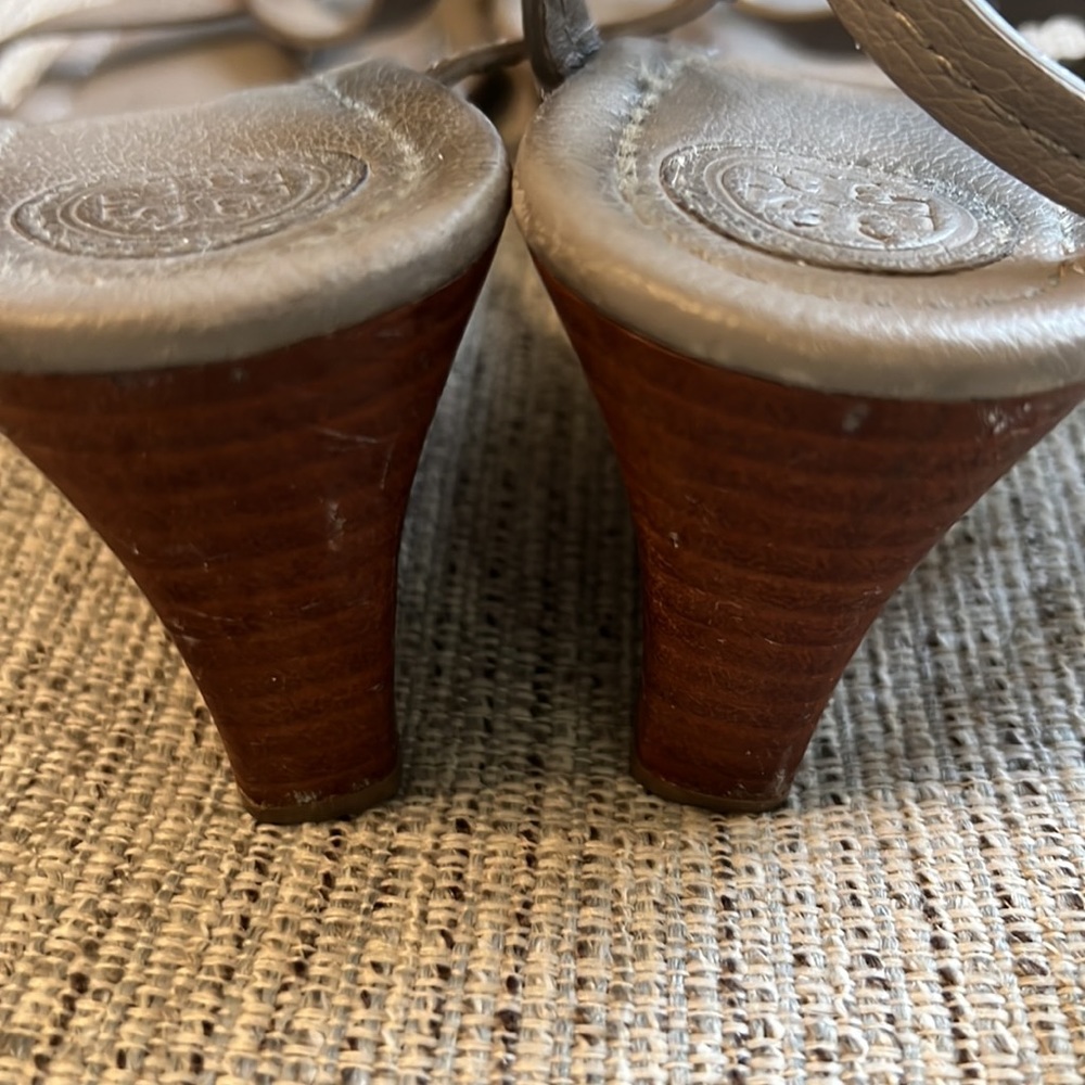 Tory Burch wedge sandals gray size 7 - Picture 5 of 9